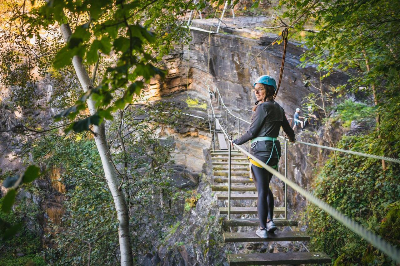 Gite De La Tour - Dinant Evasion Exterior photo